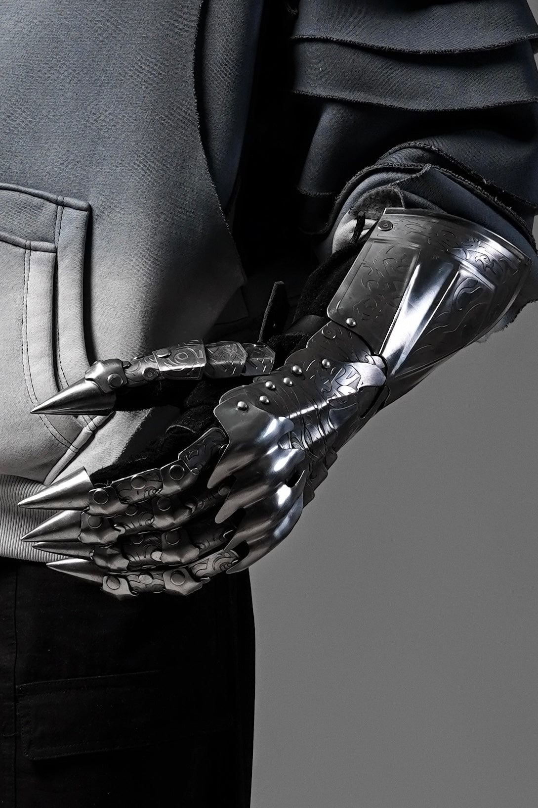 HEADEN’S GAUNTLETS°