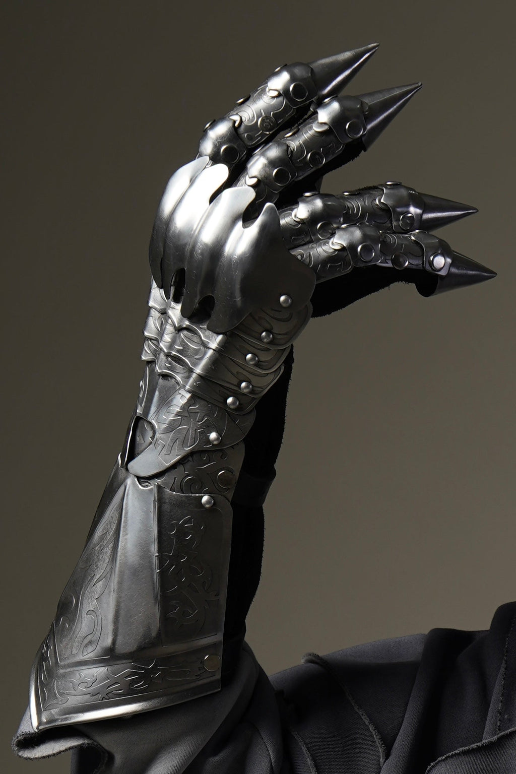 HEADEN’S GAUNTLETS°