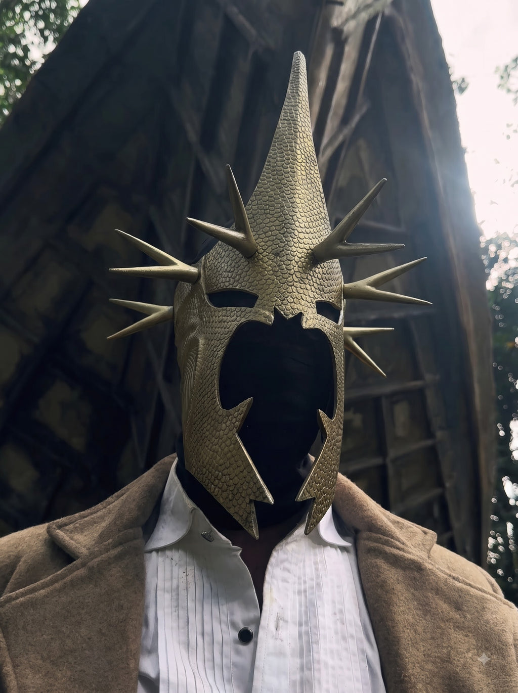 WITCH KING HELMET: VIPER GOLD