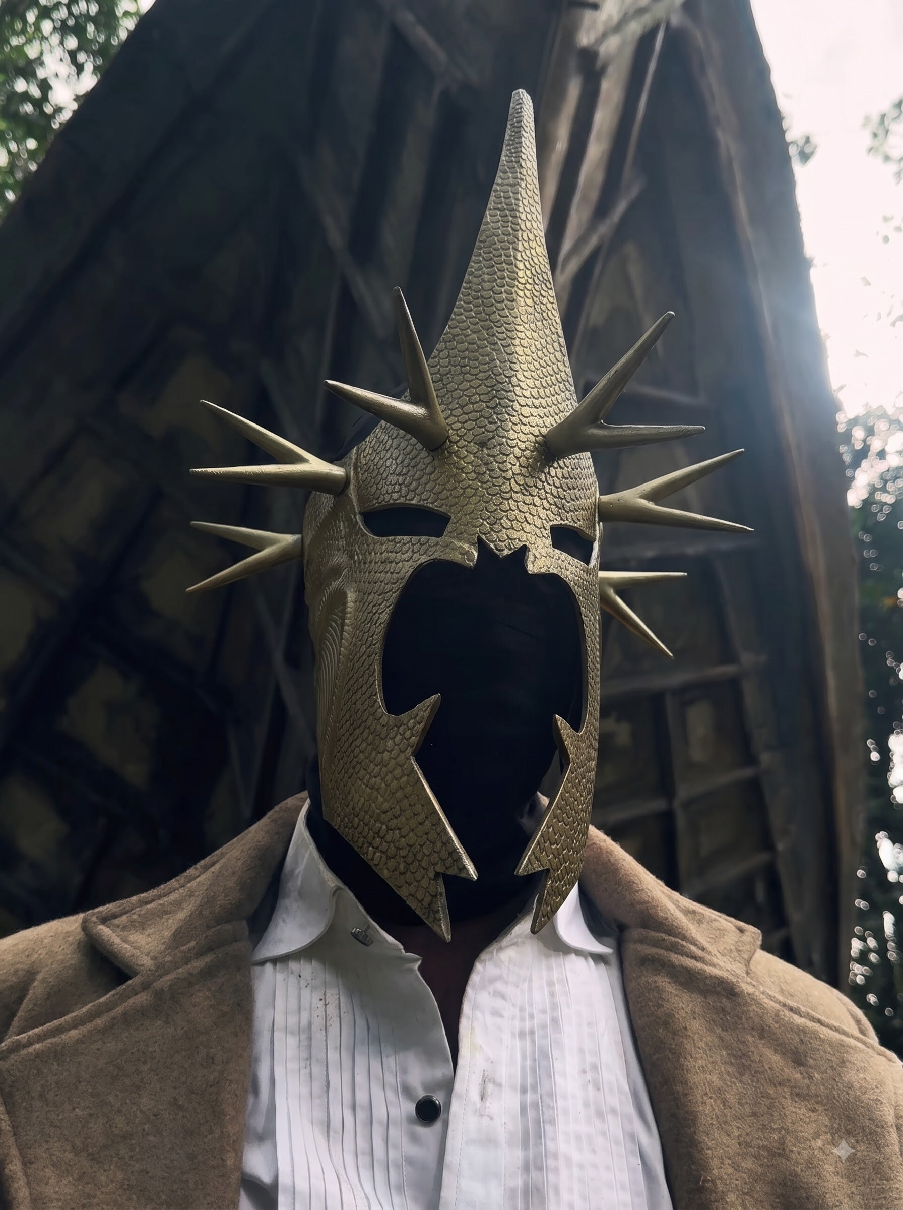 WITCH KING HELMET: VIPER GOLD