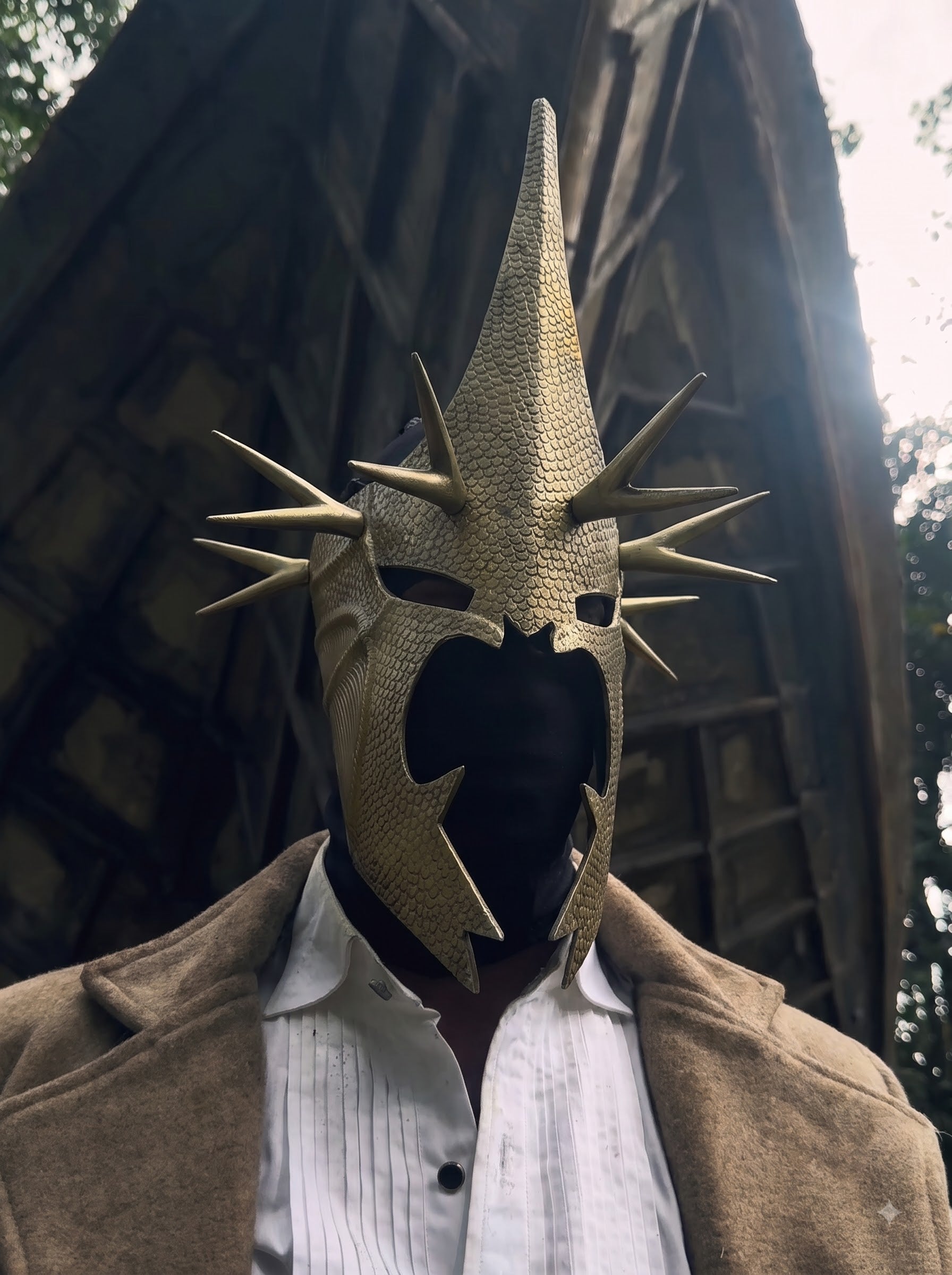 WITCH KING HELMET: VIPER GOLD